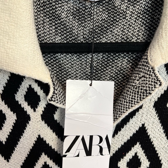 Zara Black and Cream Geometric Knit Cardigan - Picture 2 of 9
